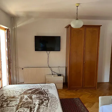 And Vicko 2* Brzeće