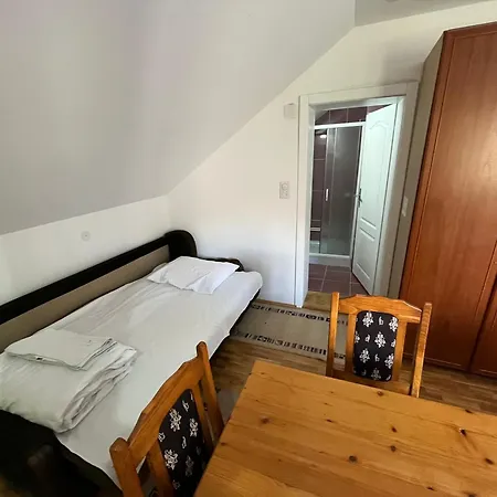 بيت ضيافة And Vicko