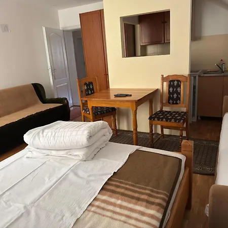 Konukevi And Vicko Brzeće