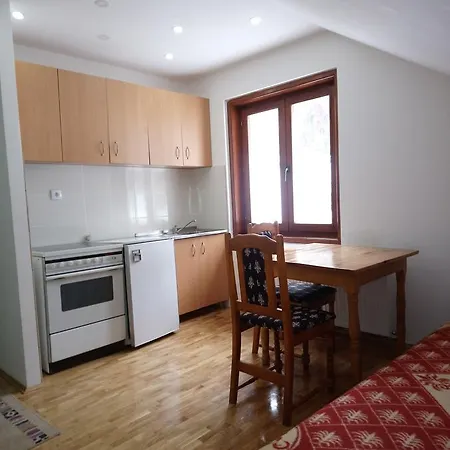 Konukevi And Vicko 2*