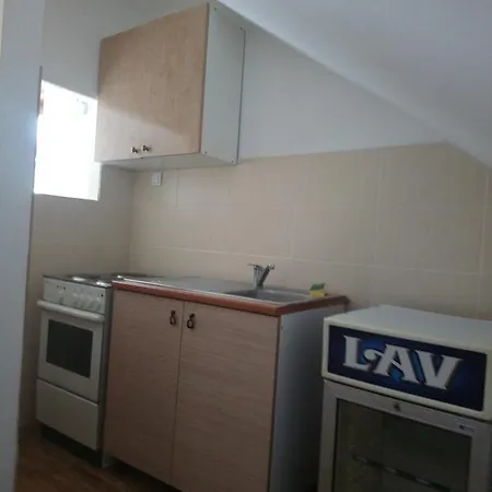 And Vicko بيت ضيافة 2*