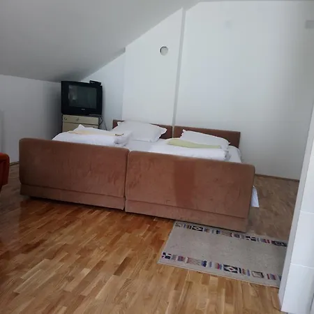 And Vicko Konukevi 2*